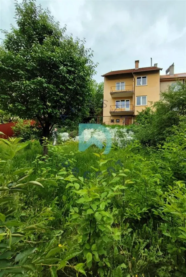 Casa singur in curte, zona  Brasovului Vechi - foto 4