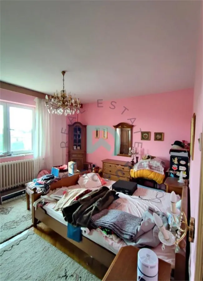 Casa singur in curte, zona  Brasovului Vechi - foto 9