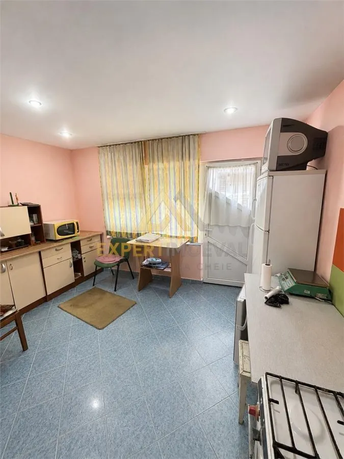 Spatiu comercial cu vad foarte bun la doar 29.900 euro in centrul Ferneziului - foto 3
