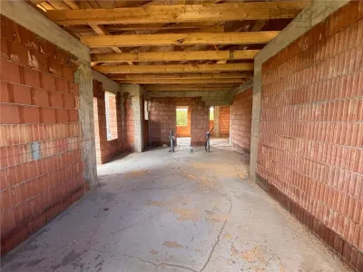 Casa nefinalizata de vanzare in Stupini - foto 12