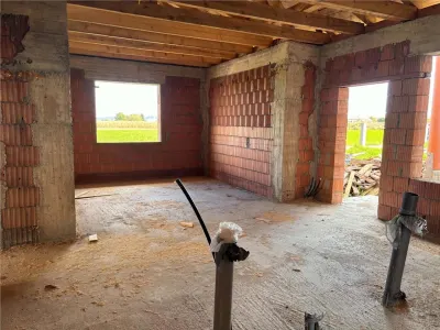 Casa nefinalizata de vanzare in Stupini - foto 14
