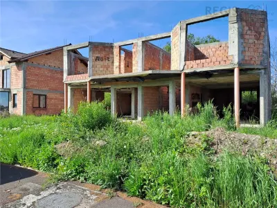 Casa nefinalizata de vanzare in Stupini - foto 8