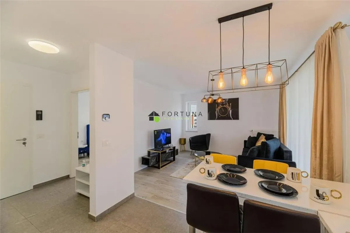 Studio modern - Kasper ,Tractorul - foto 4