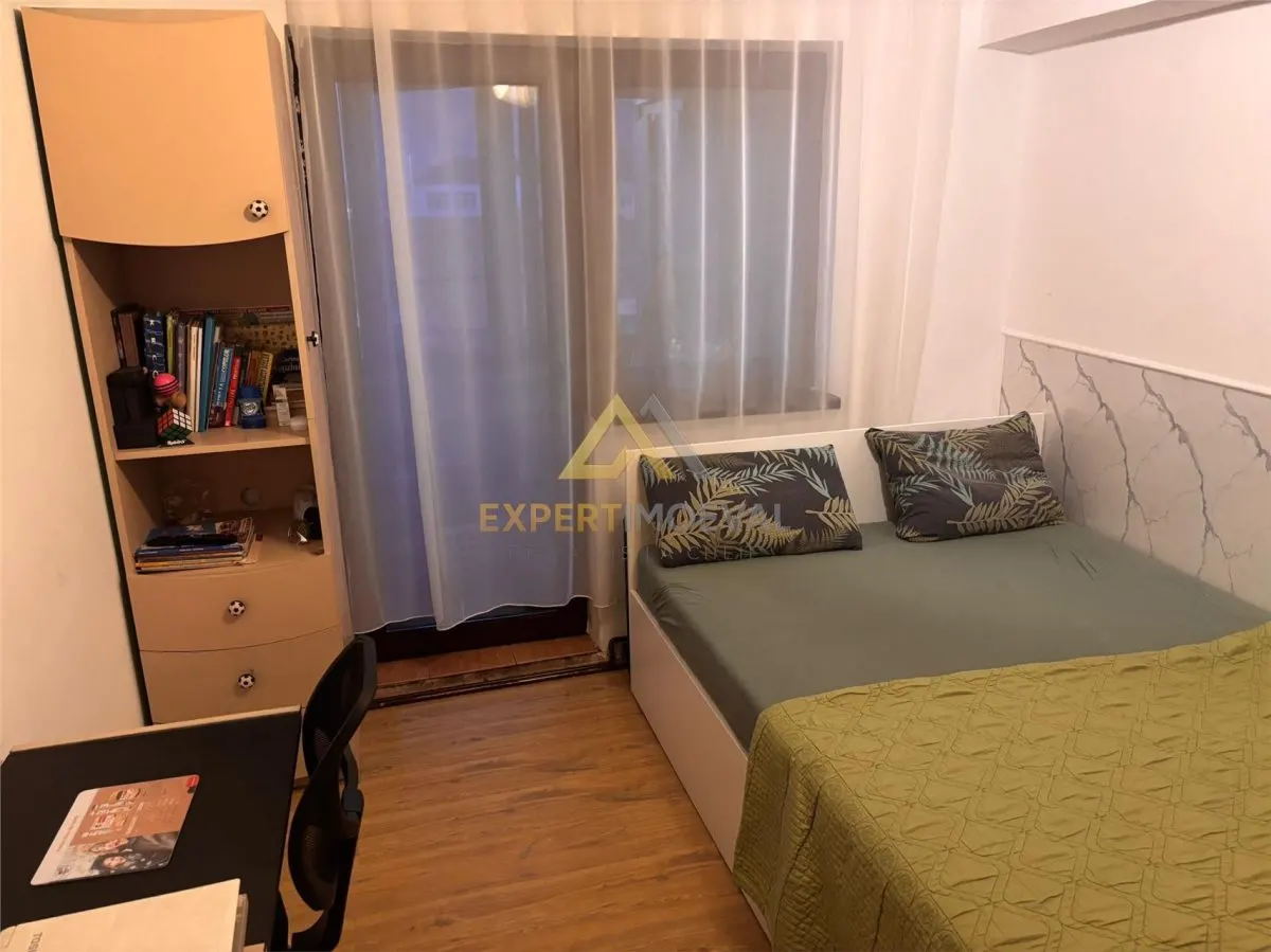 Apartament central 4 camere 80 mp utili etaj 2 - foto 15