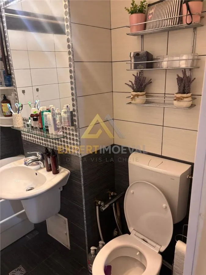 Apartament central 4 camere 80 mp utili etaj 2 - foto 24