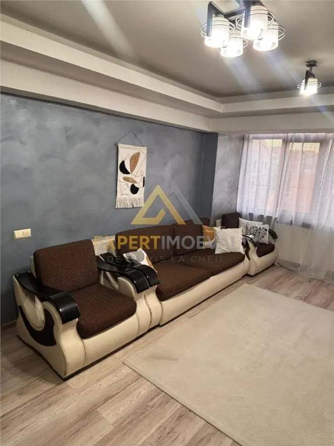 Apartament central 4 camere 80 mp utili etaj 2 - foto 7