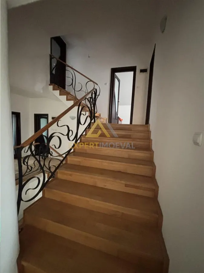Casa spectaculoasa , Str Branduselor Baia Mare - foto 1