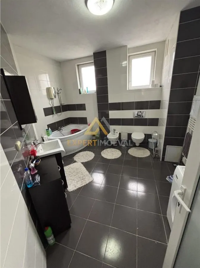 Casa spectaculoasa , Str Branduselor Baia Mare - foto 18