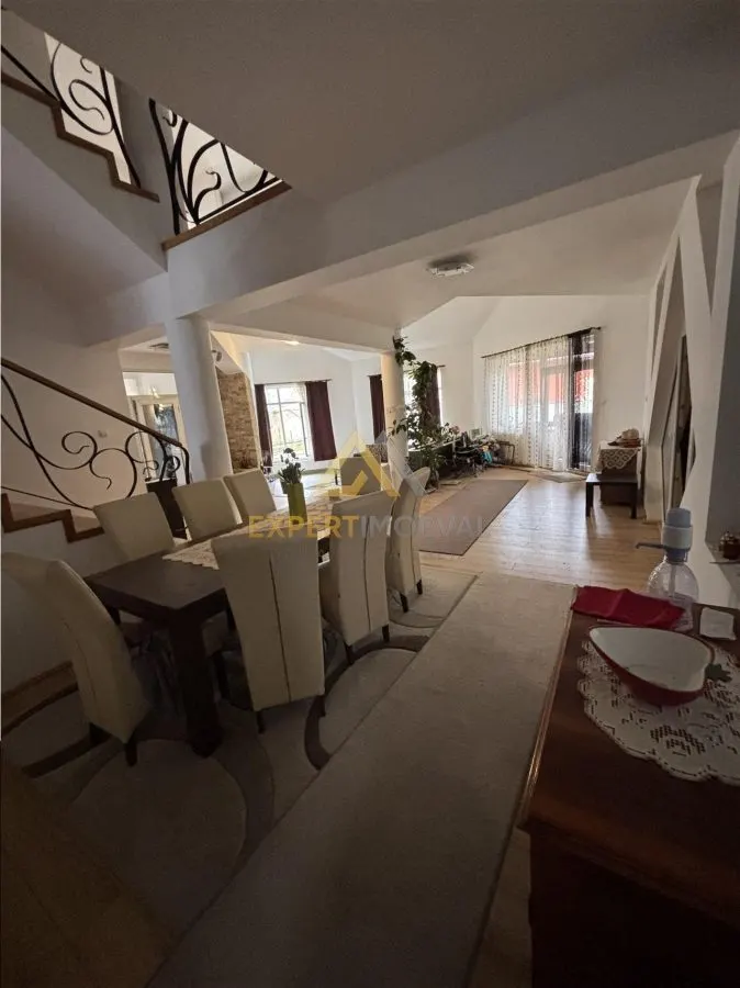 Casa spectaculoasa , Str Branduselor Baia Mare - foto 19