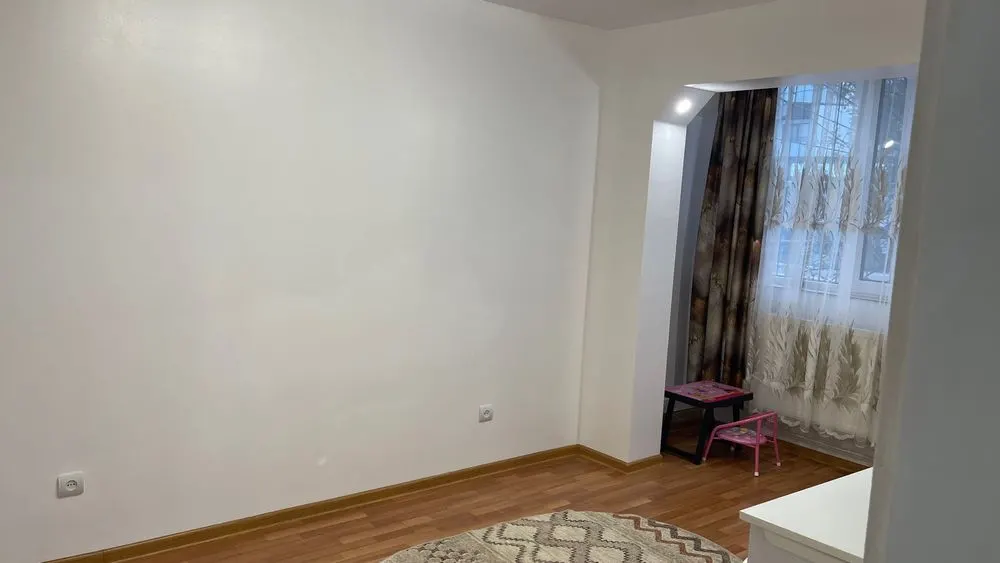 Apartament 4 camere, 82 mp utili, parter si  garaj - foto 5