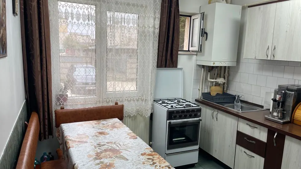Apartament 4 camere, 82 mp utili, parter si  garaj - foto 6