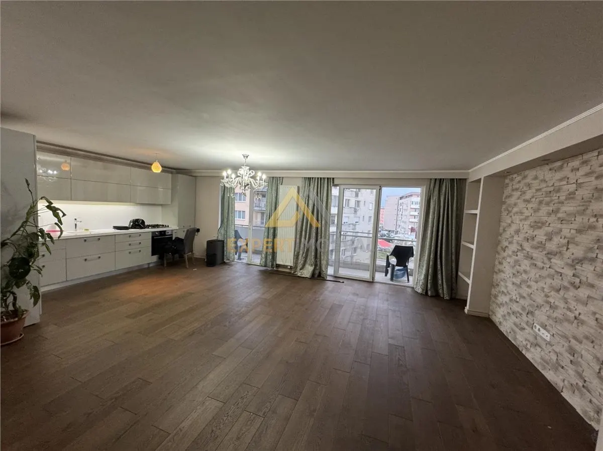 PENTHOUSE DE VANZARE  langa Hotel Europa - foto 2