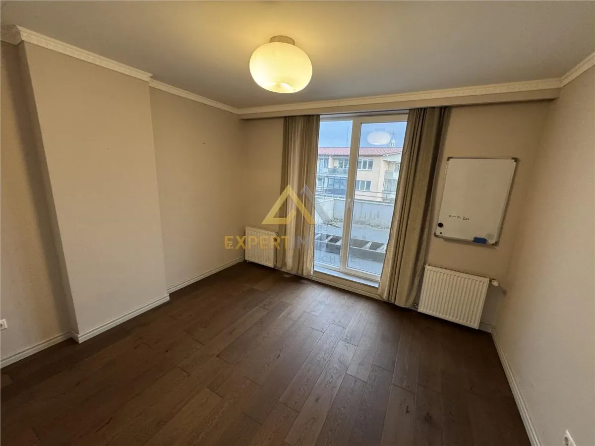 PENTHOUSE DE VANZARE  langa Hotel Europa - foto 11