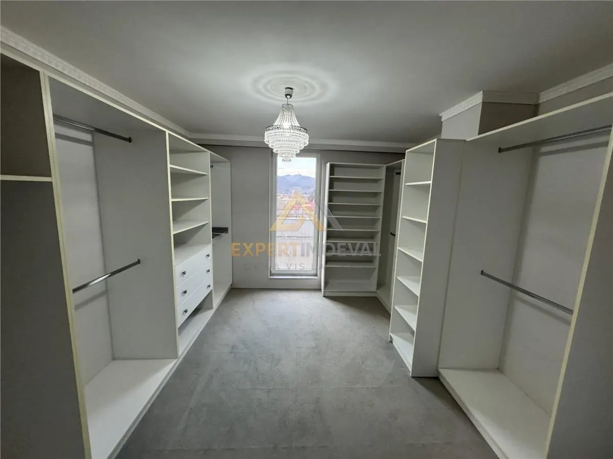 PENTHOUSE DE VANZARE  langa Hotel Europa - foto 14