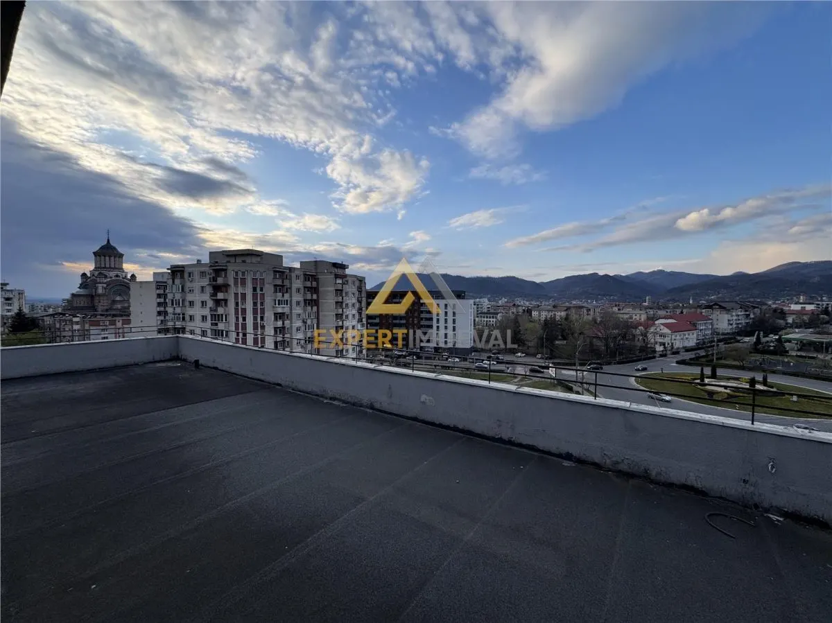 PENTHOUSE DE VANZARE  langa Hotel Europa - foto 17