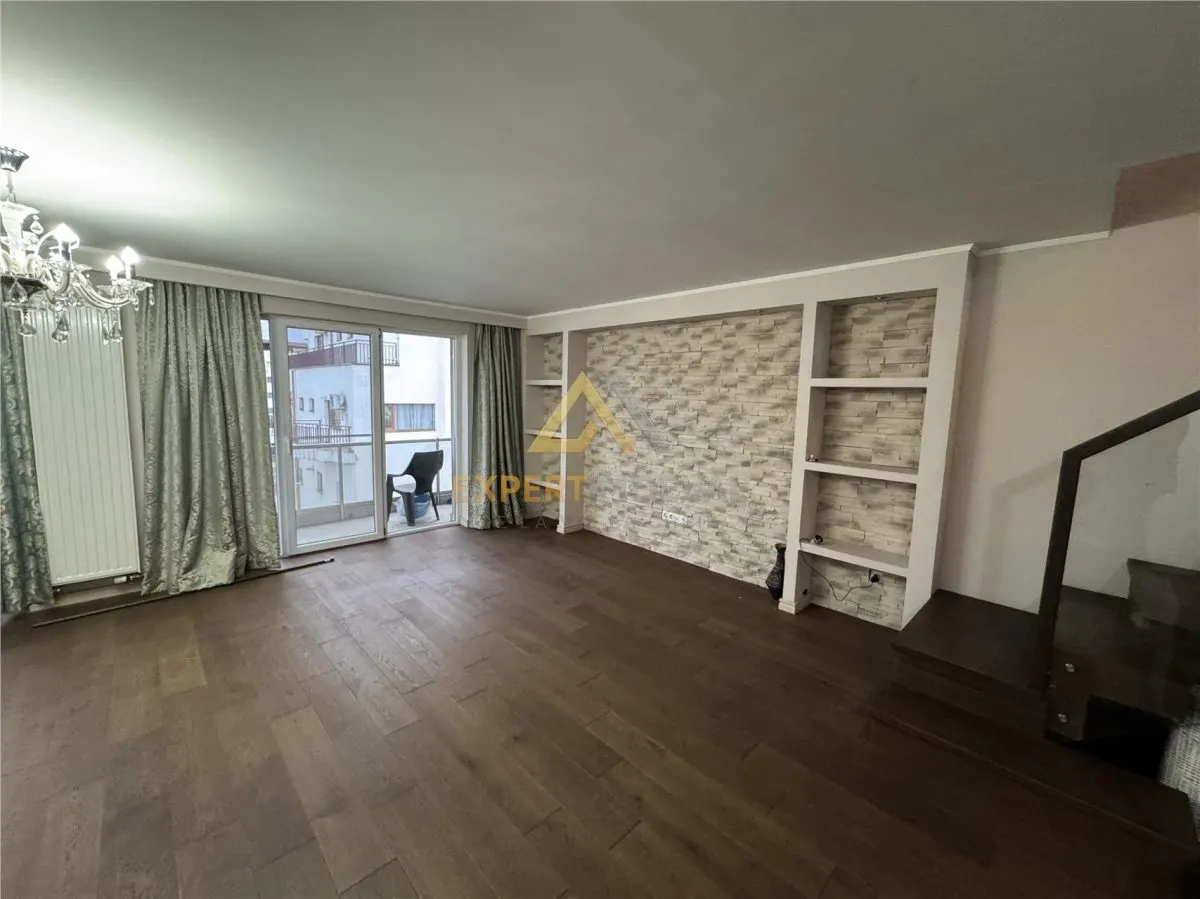 PENTHOUSE DE VANZARE  langa Hotel Europa - foto 5