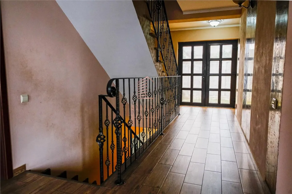 Casa de vanzare  cu teren de 722 mp in Sanmartin - foto 5
