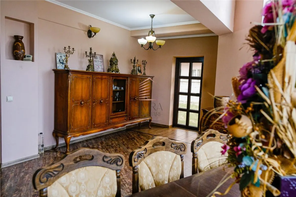 Casa de vanzare  cu teren de 722 mp in Sanmartin - foto 7