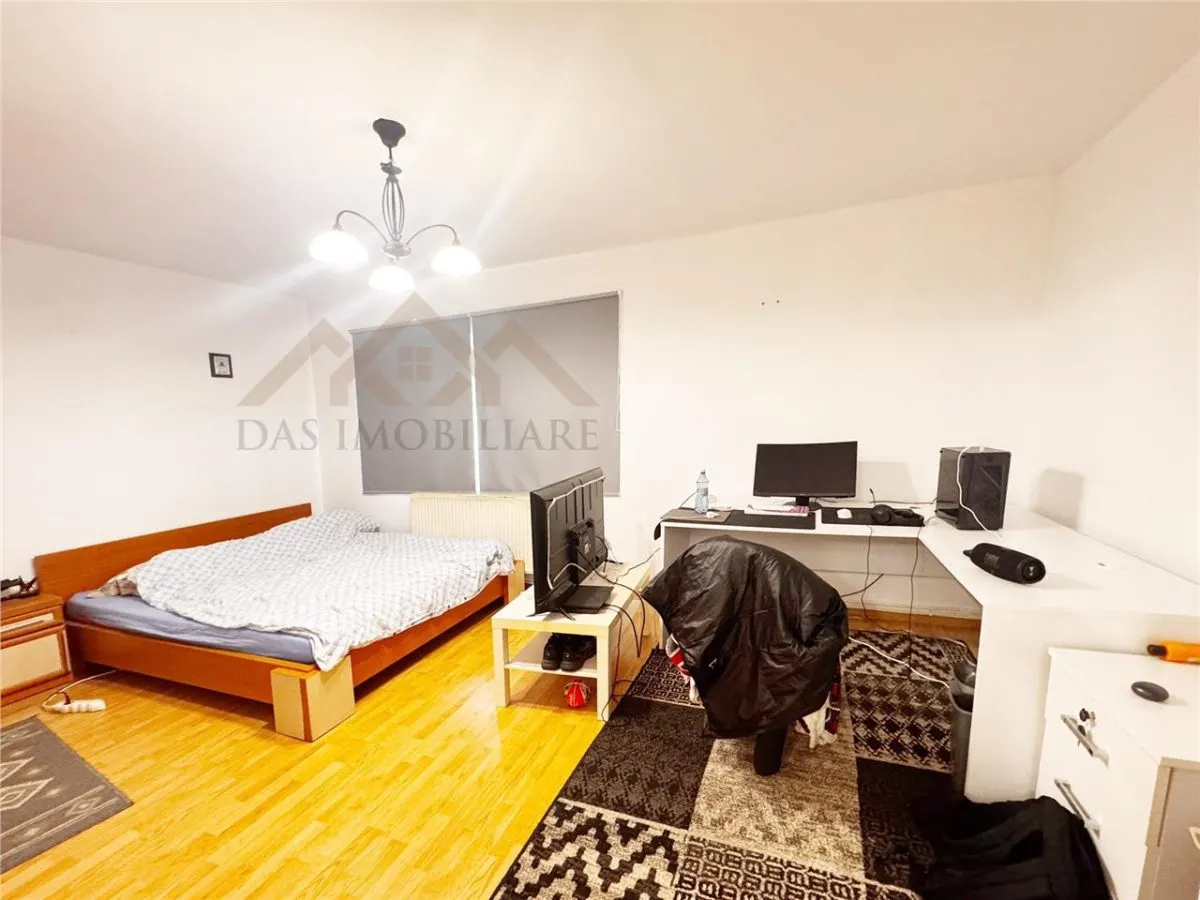 Apartament 3 camere decomandat, parter inalt ,  zona centrala - foto 2