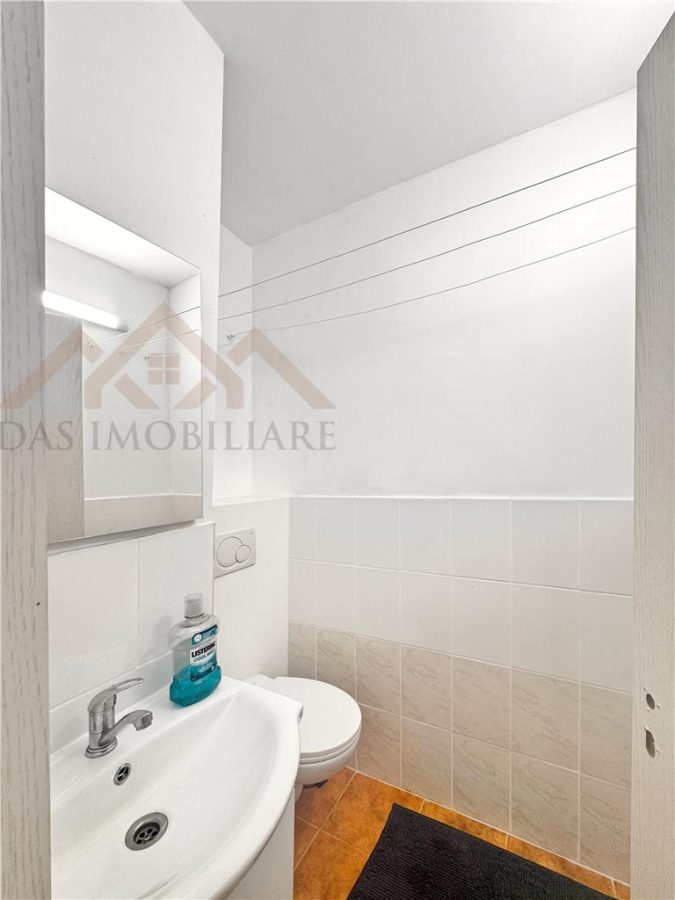 Apartament 3 camere decomandat, parter inalt ,  zona centrala - foto 13