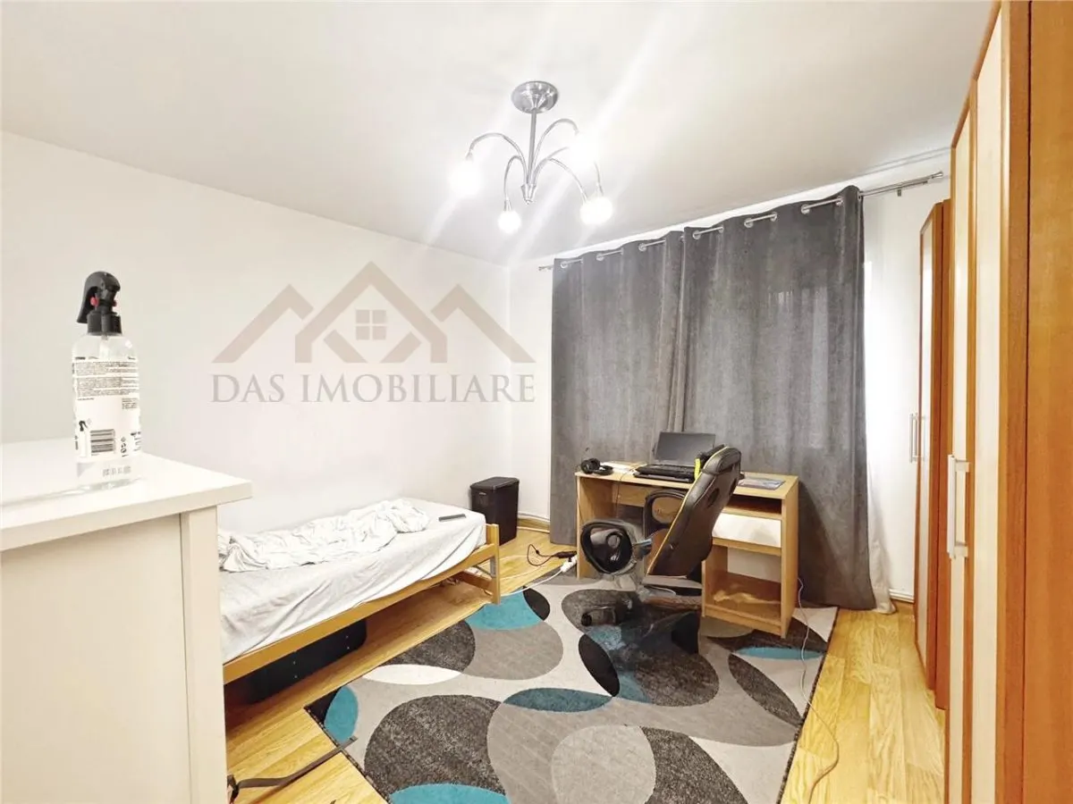 Apartament 3 camere decomandat, parter inalt ,  zona centrala - foto 3