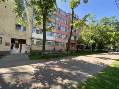 De inchiriat! Centru - Arcu , apartament 1 camera , aproape de Copou si Piata Unirii - foto 5