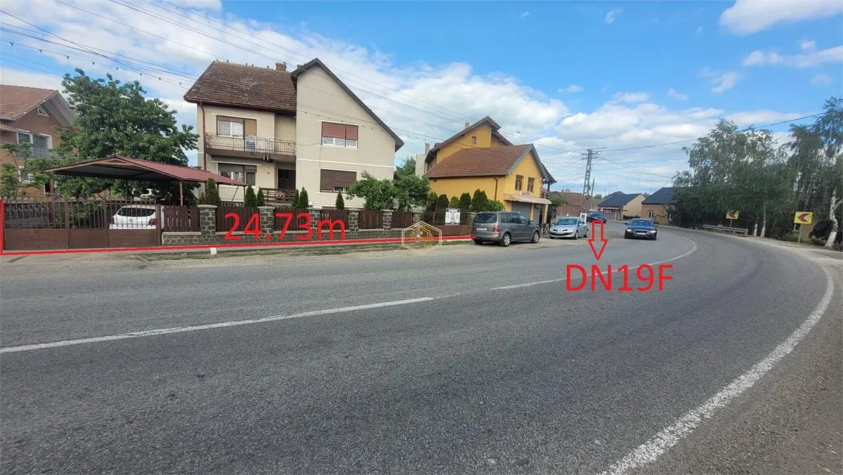 Casa solidă și spațioasă în centrul orașului Livada - foto 1