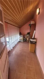 Casa solidă și spațioasă în centrul orașului Livada - foto 18