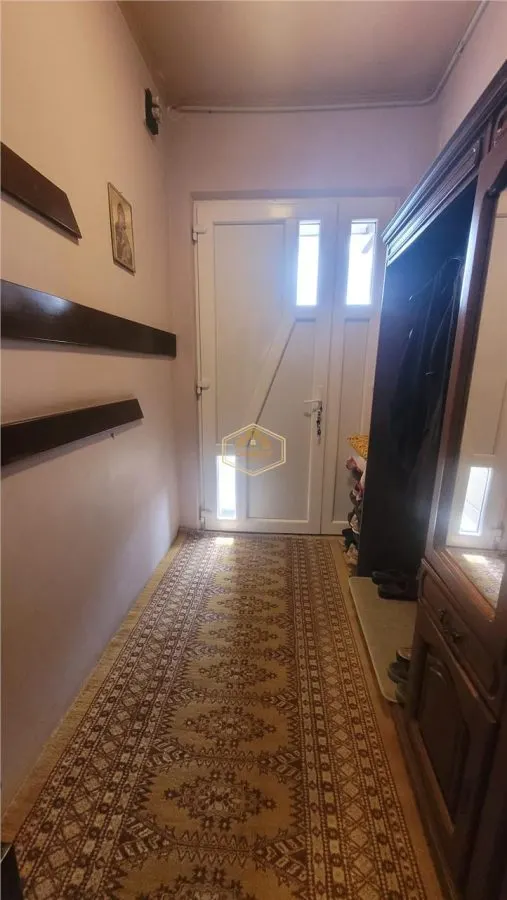 Casa solidă și spațioasă în centrul orașului Livada - foto 24
