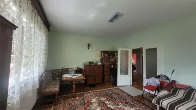 Casa solidă și spațioasă în centrul orașului Livada - foto 6
