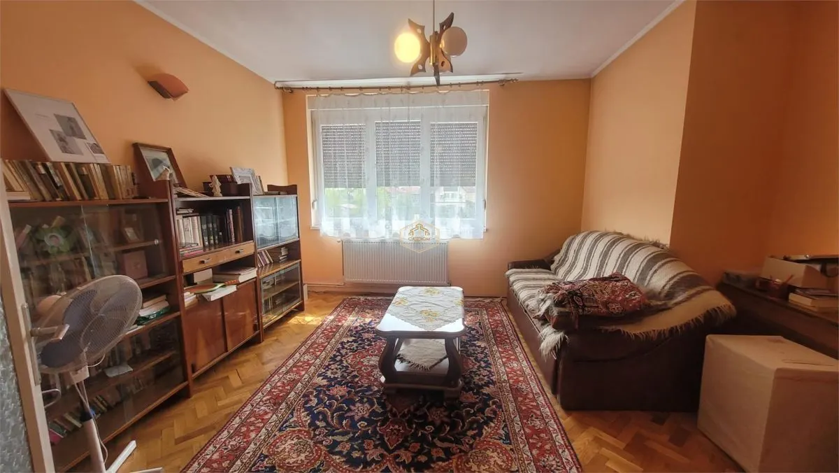 Casa solidă și spațioasă în centrul orașului Livada - foto 7