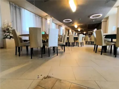 Spatiu Comercial amenajat modern - Badea Cartan - foto 2