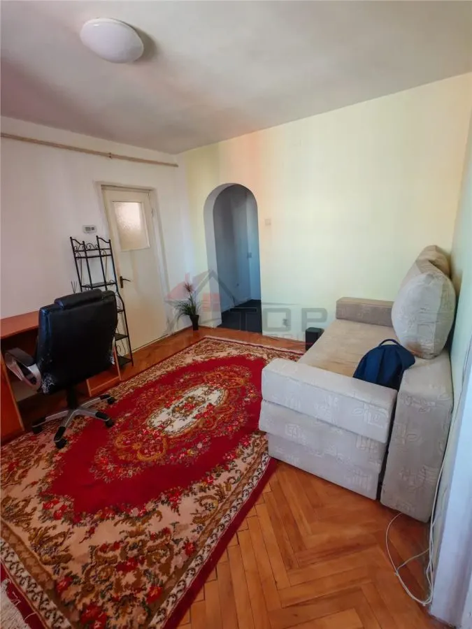 Apartament 2 camere Podu Ros - foto 1