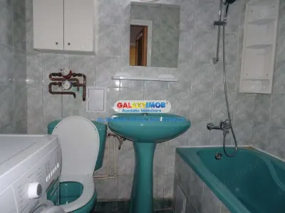 Inchiriere apartament cu 3 camere decomandat Ozana - foto 2
