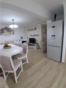 RECO Vila  cu 6 camere +garaj + teren generos- zona Baile Felix - Cordau