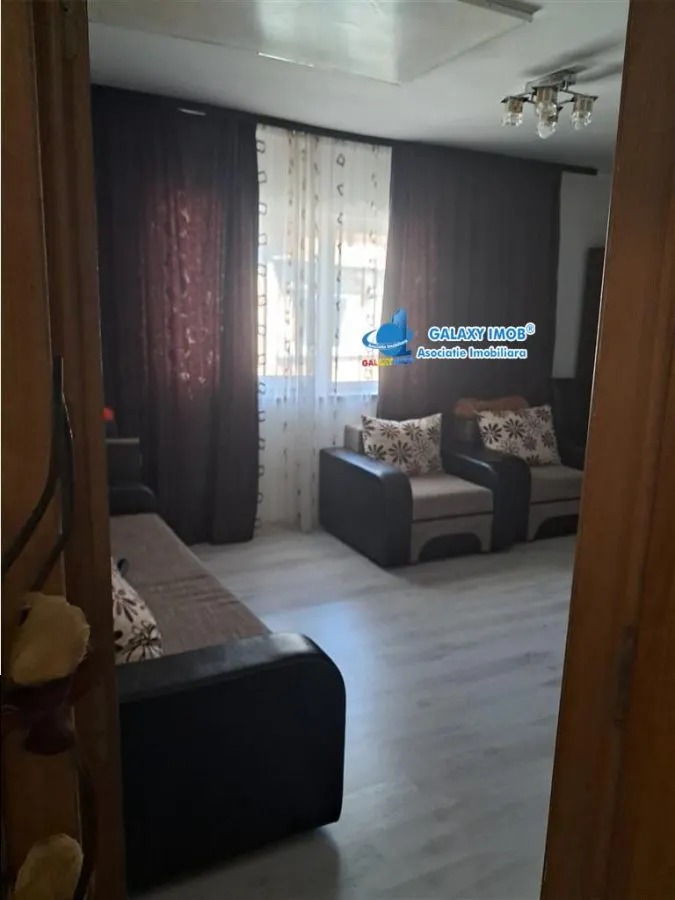 DE VANZARE APARTAMENT CU 3 CAMERE MODERN BRADU - foto 3