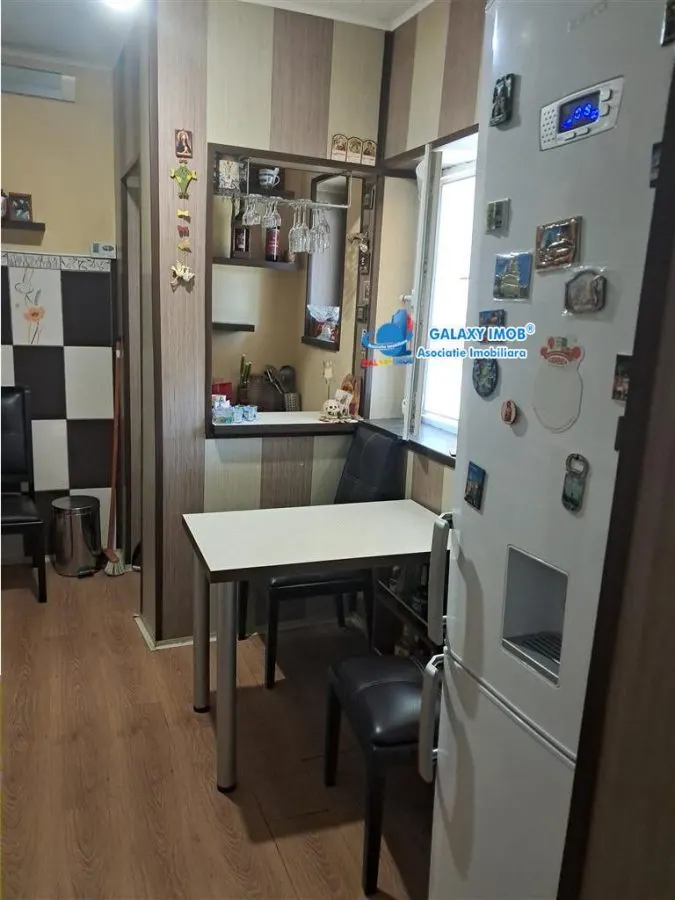 DE VANZARE APARTAMENT CU 3 CAMERE MODERN BRADU - foto 10