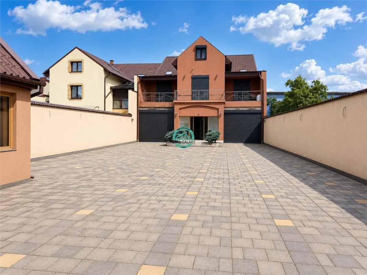 Vand casa cu 4 camere in zona semicentrala, 340mp utili si teren 510mp - foto 1