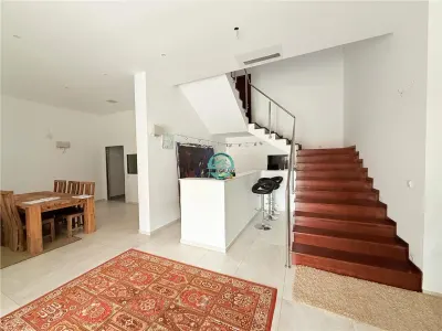 Vand casa cu 4 camere in zona semicentrala, 340mp utili si teren 510mp - foto 11