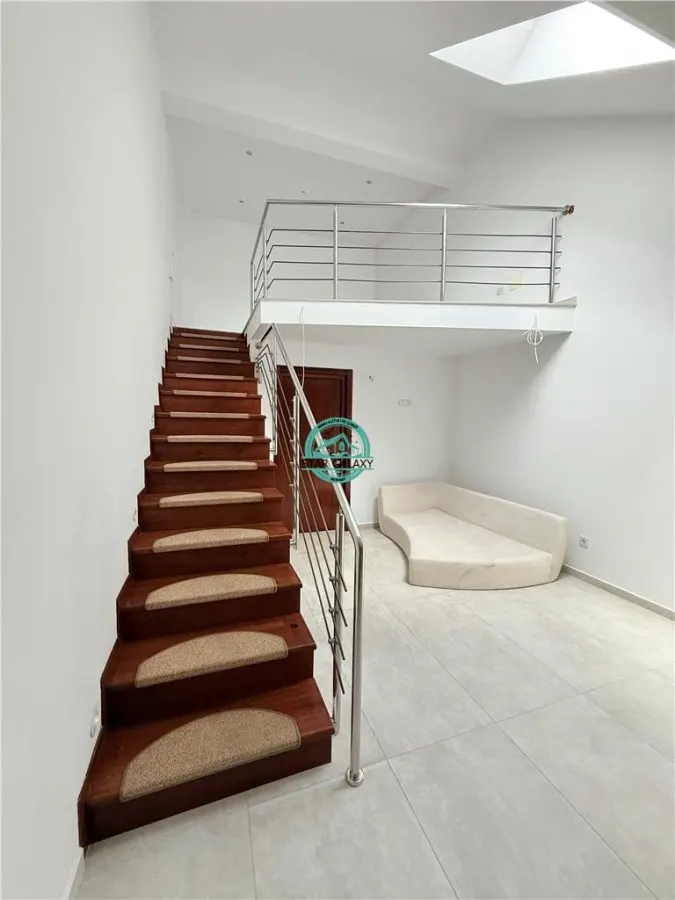 Vand casa cu 4 camere in zona semicentrala, 340mp utili si teren 510mp - foto 15