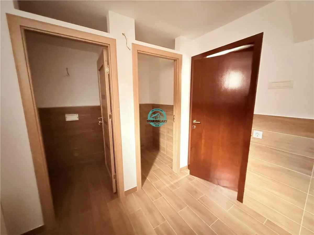 Vand casa cu 4 camere in zona semicentrala, 340mp utili si teren 510mp - foto 20