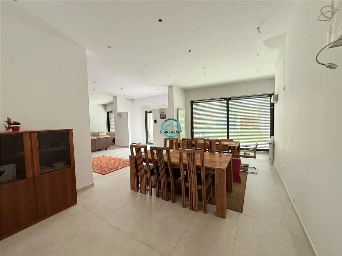 Vand casa cu 4 camere in zona semicentrala, 340mp utili si teren 510mp - foto 3