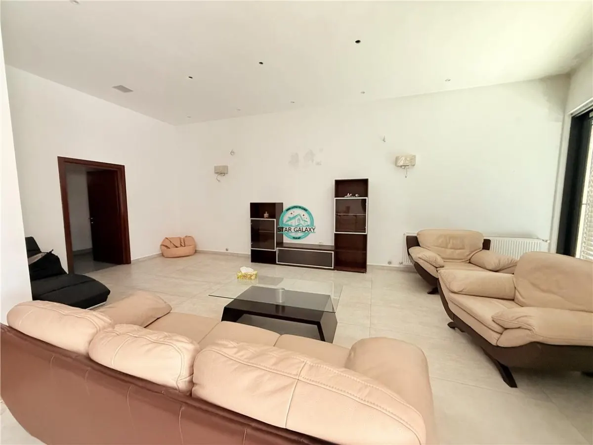 Vand casa cu 4 camere in zona semicentrala, 340mp utili si teren 510mp - foto 6