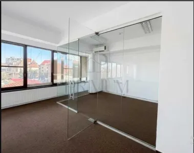 Spatiu birouri, open space renovat - Central - foto 2