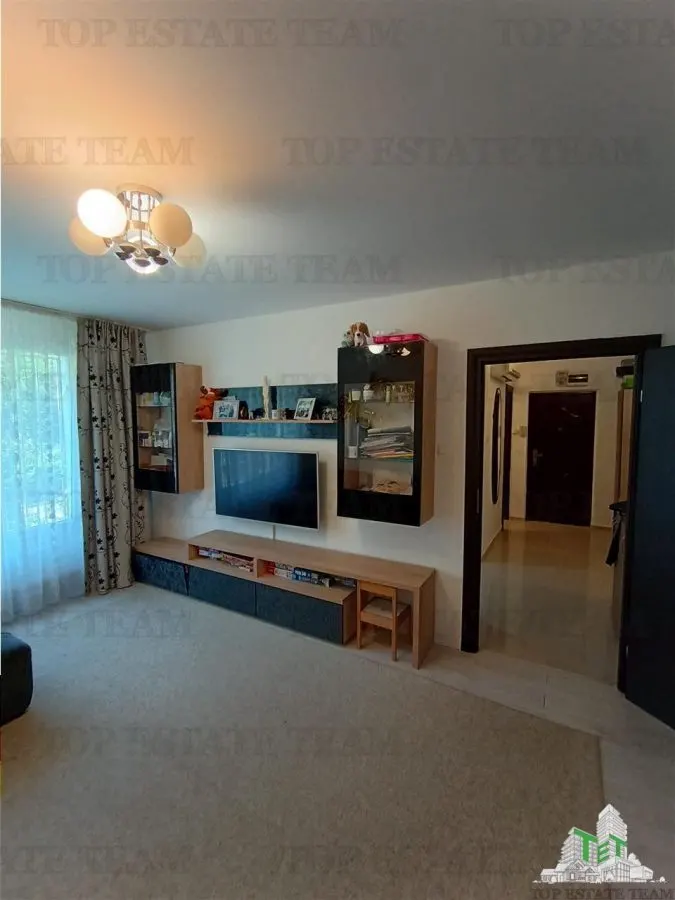Apartament modern cu 4 camere plus boxa, cu SU de 75mp, parter/4, zona OZANA, la 10 , 15 minute pietonal de statia de metrou 1 Dec 1918. - foto 1