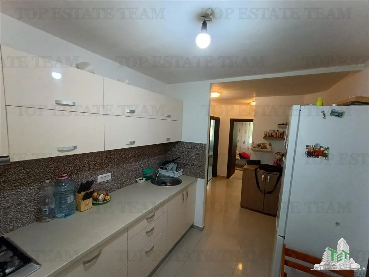 Apartament modern cu 4 camere plus boxa, cu SU de 75mp, parter/4, zona OZANA, la 10 , 15 minute pietonal de statia de metrou 1 Dec 1918. - foto 8