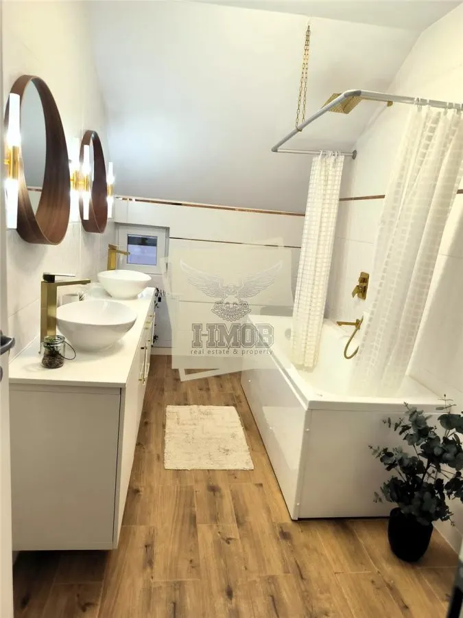 Casa individuala cu 4 dormitoare si panouri fotovoltaice â€“ Sura Mare - foto 12