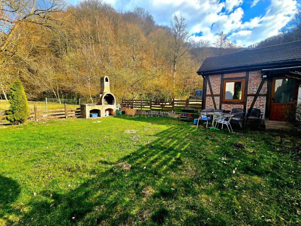 Resita Casa cu Teren Drept 500 Mp retrasa la marginea padurii Comision ZERO Cumparator!!! - foto 2