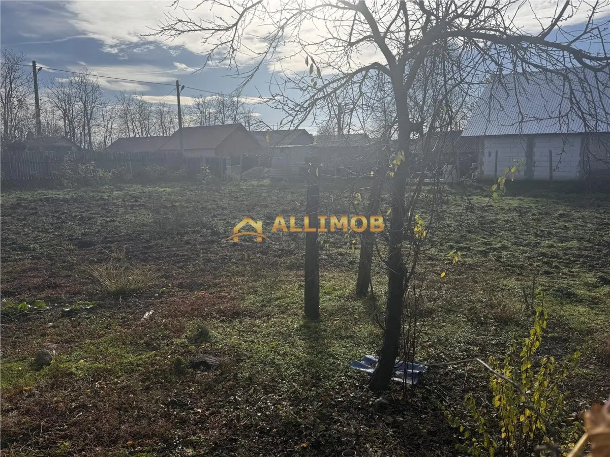 Casa batraneasca  si 1500 mp teren, doua deschideri â€“ Fulga, Prahova - foto 13