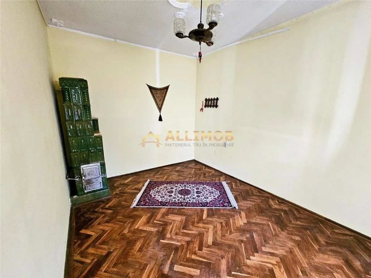 Casă de vânzare în zona Sala Sporturilor â€“ ideală pentru locuit sau investiție - foto 14